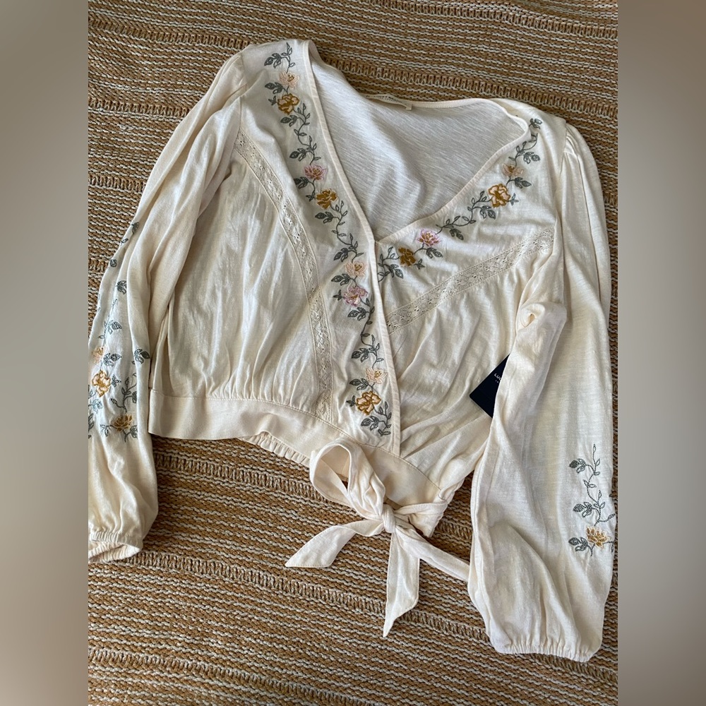 Lucky Brand Embroidered Wrap Top Small NWT